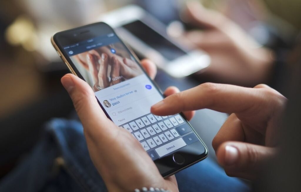 Don't just say "Hi" - How to start conversation on Tinder